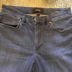 34 Heritage jeans 35 Charisma